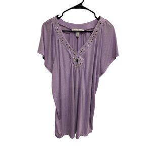 French Laundry Studded V-Neck Top Lavender Sz 22/24 Short Sleeve Poly Rayon
